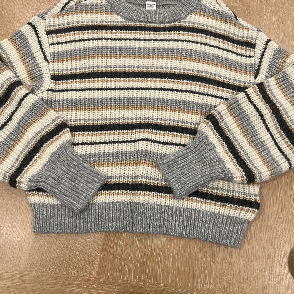 Melrose and Market Gray and Cream Knit Top